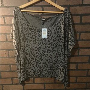 NWT Torrid Gray Boxy Short Sleeve T-Shirt